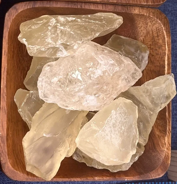 Golden-Yellow Topaz, raw - Image 2